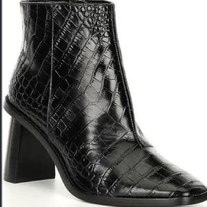 Gibson Latimer Heels